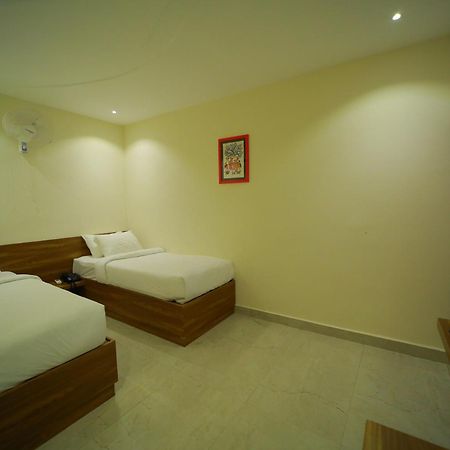 Hotel Dhruv Elite And Banquets à Haïdarabad Extérieur photo
